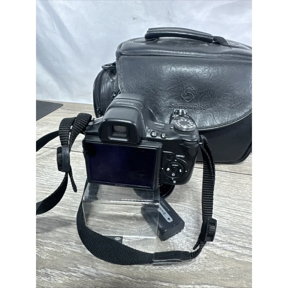 Sony Cyber-shot DSC-HX1 9.1MP Digital Camera - Black With Accessories Tested